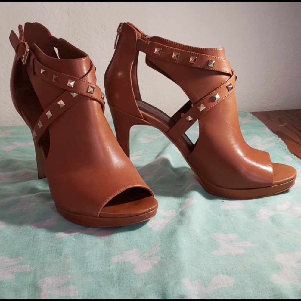 Marc Fisher Mahiya studded heels, size 10